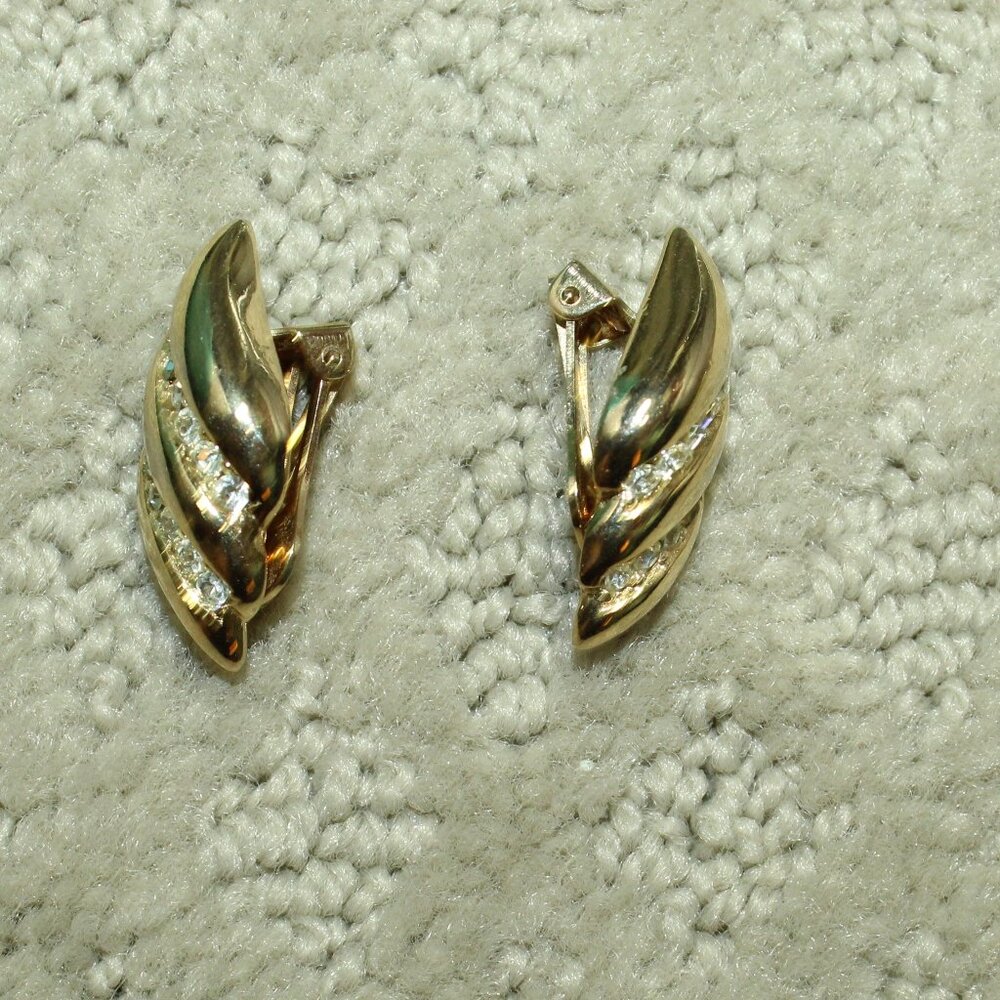 Vintage Christian Dior Germany Gold-Tone Chanel Set Crystals Clip-On Earrings - Picture 6 of 7